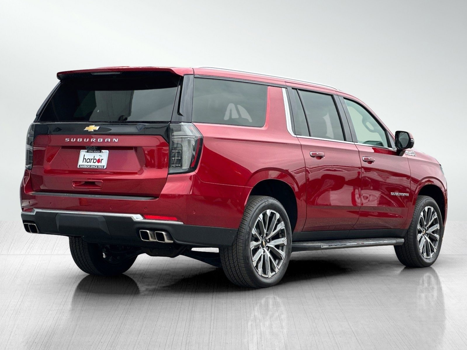 2025 Chevrolet Suburban High Country photo 3