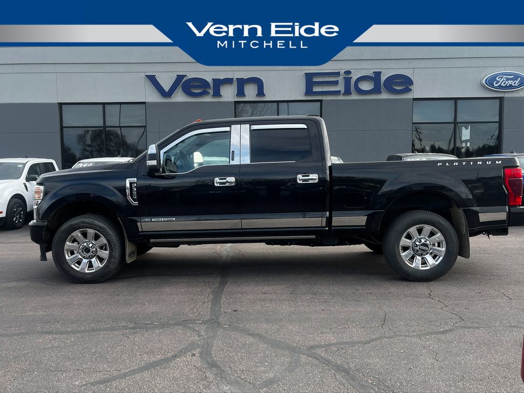 2022 Ford F-350 Super Duty Platinum's photo