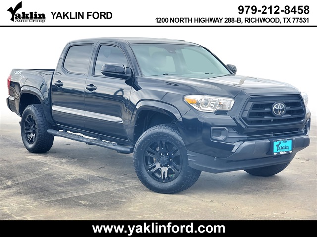 2022 Toyota Tacoma SR's photo