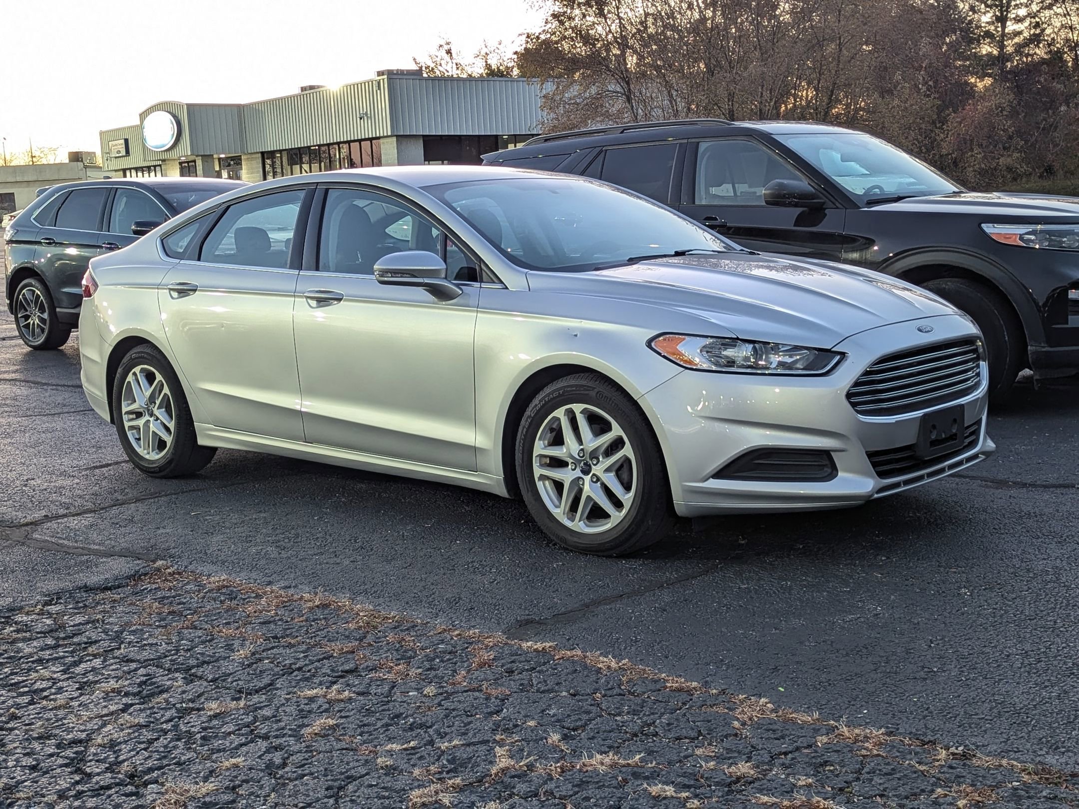 2016 Ford Fusion SE photo 4