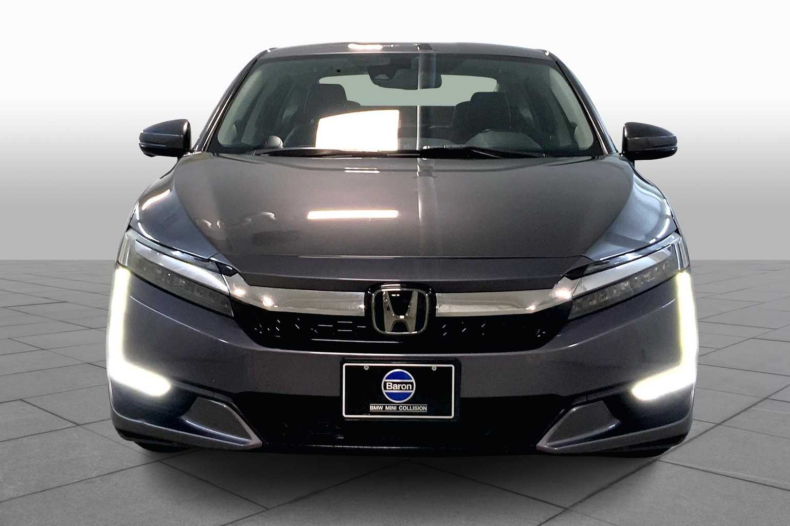 2018 Honda Clarity Plug-In Hybrid Touring photo 3