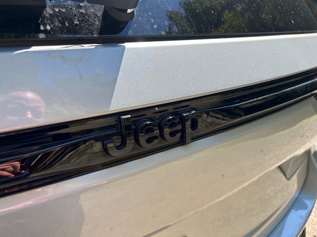 2022 Jeep Grand Cherokee Altitude photo 9