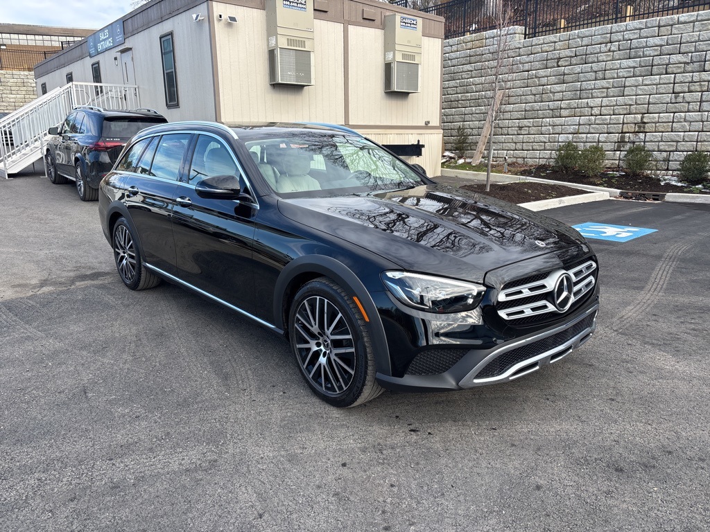2021 Mercedes Benz E 450 photo 3