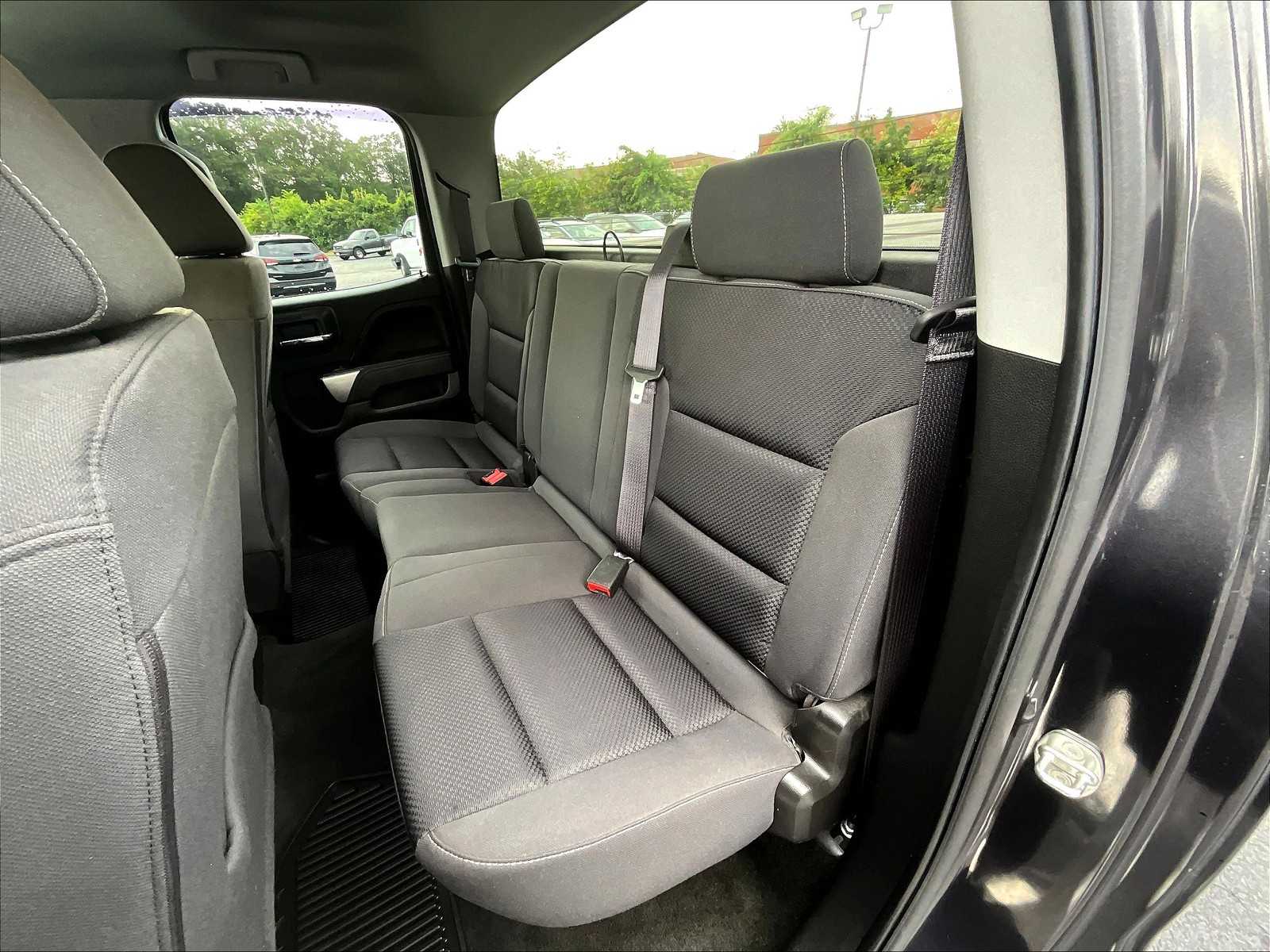 2016 Chevrolet Silverado 1500 LT photo 14