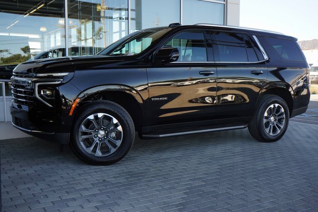 2025 Chevrolet Tahoe LT photo 4