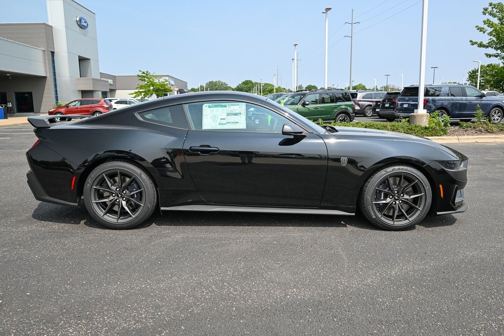 2025 Ford Mustang Dark Horse photo 3