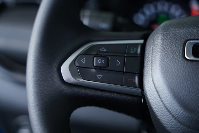 2026 Jeep Compass Latitude Altitude photo 4