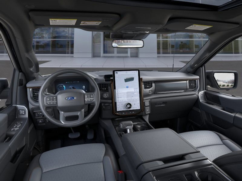 2025 Ford F-150 Lightning Lariat photo 8