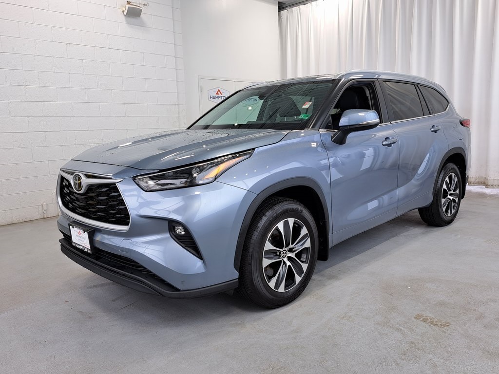 2023 Toyota Highlander L photo 2
