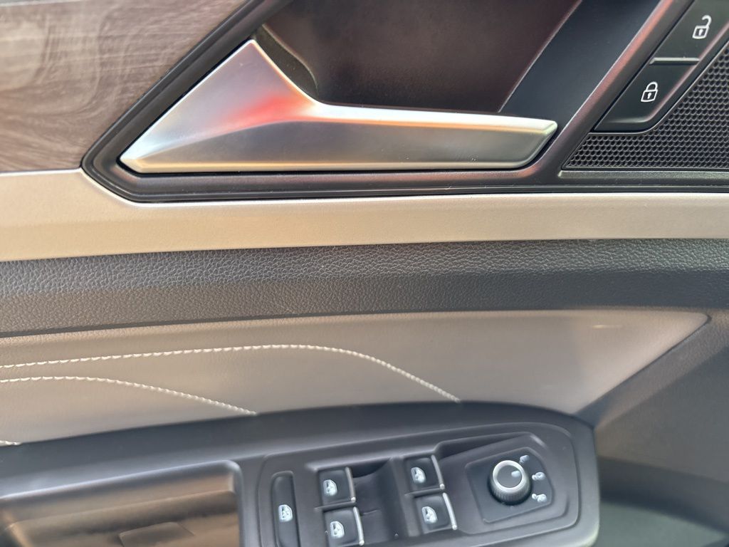 2023 Volkswagen Atlas Cross Sport V6 SE Technology photo 16