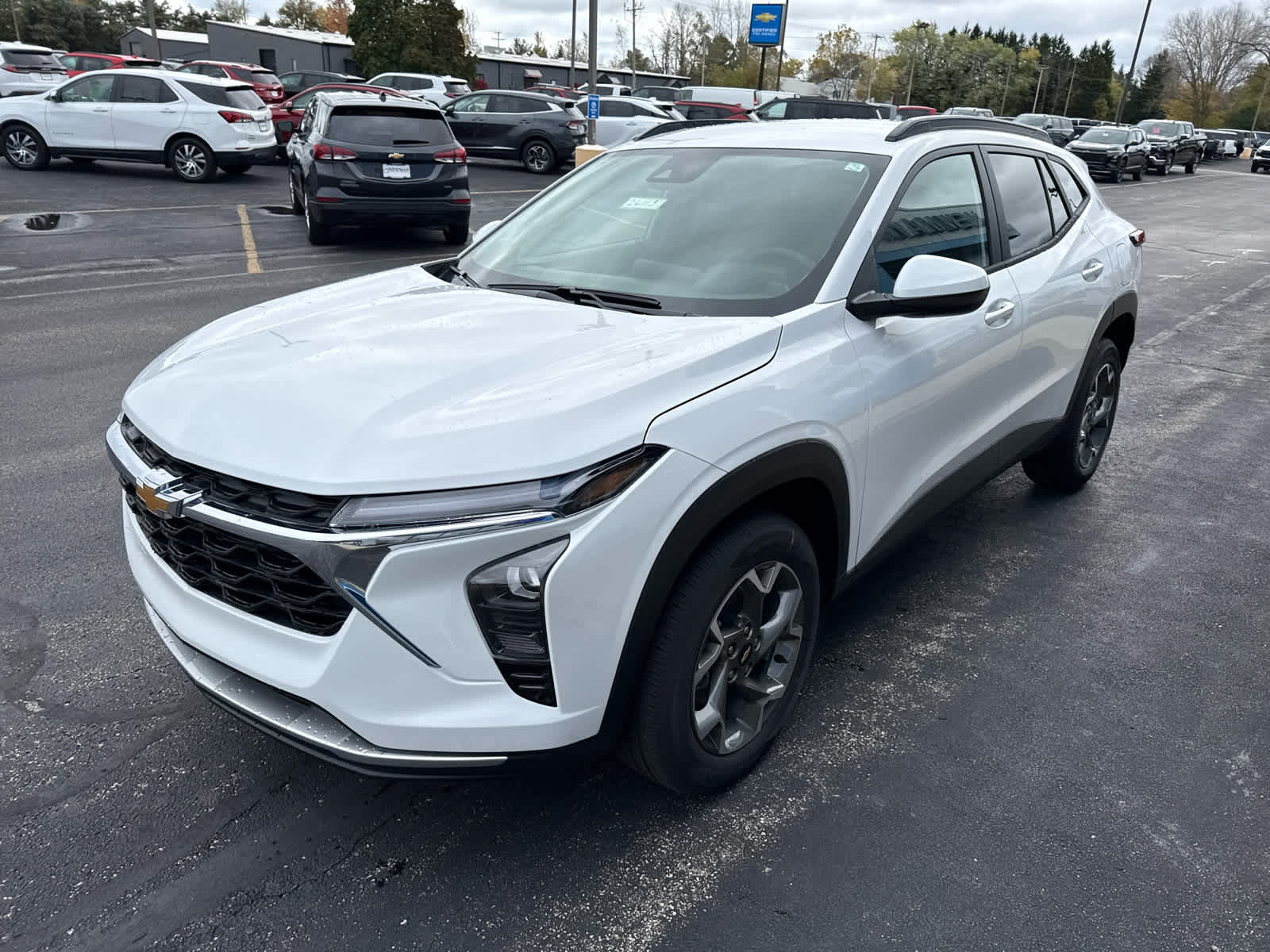 2026 Chevrolet Trax LT photo 3