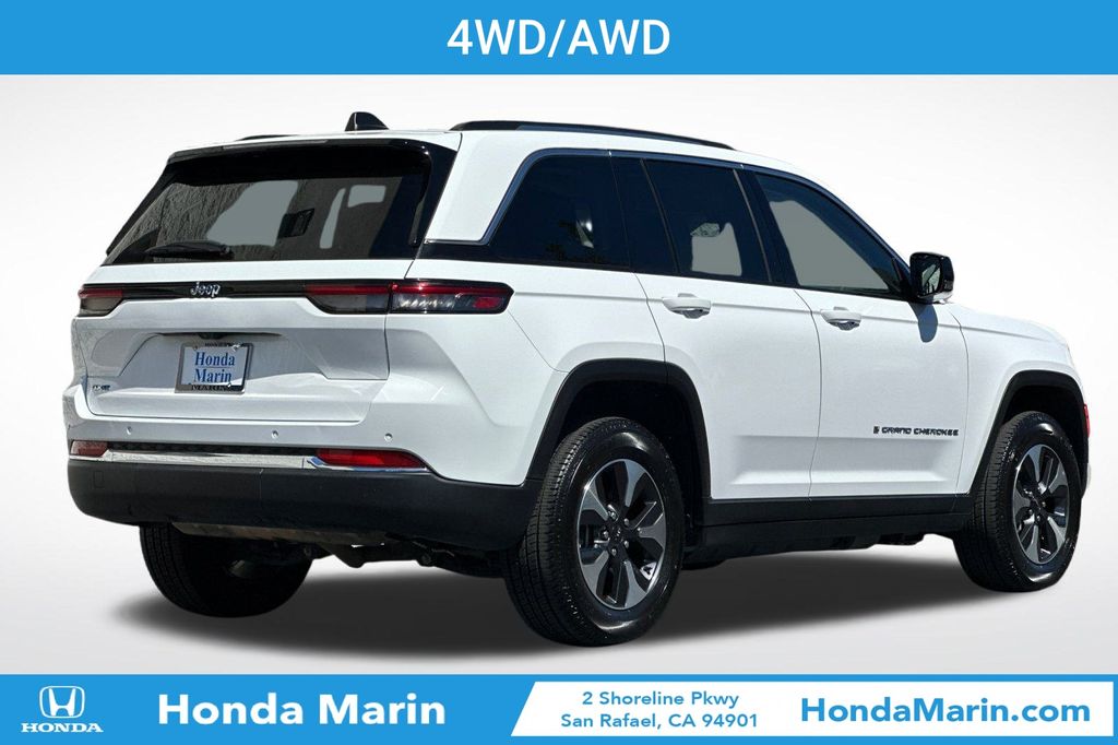 2023 Jeep Cherokee 4xe photo 3