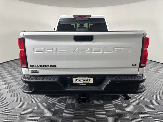 2025 Chevrolet Silverado 2500HD LT photo 3