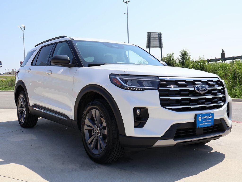 2025 Ford Explorer photo 6