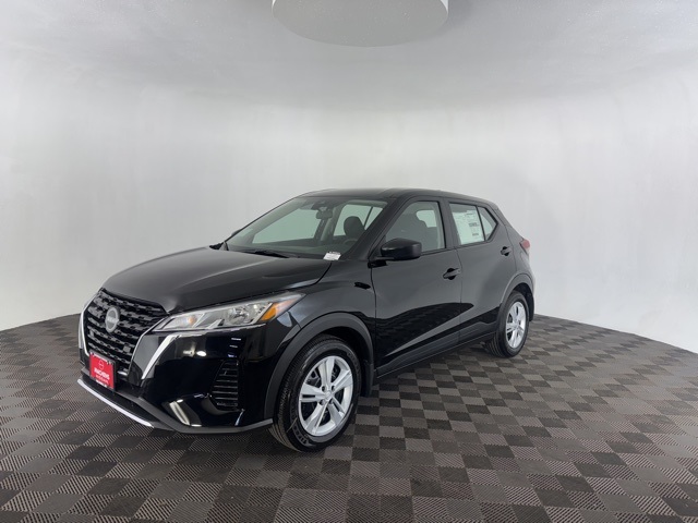 2025 Nissan Kicks Play S photo 3