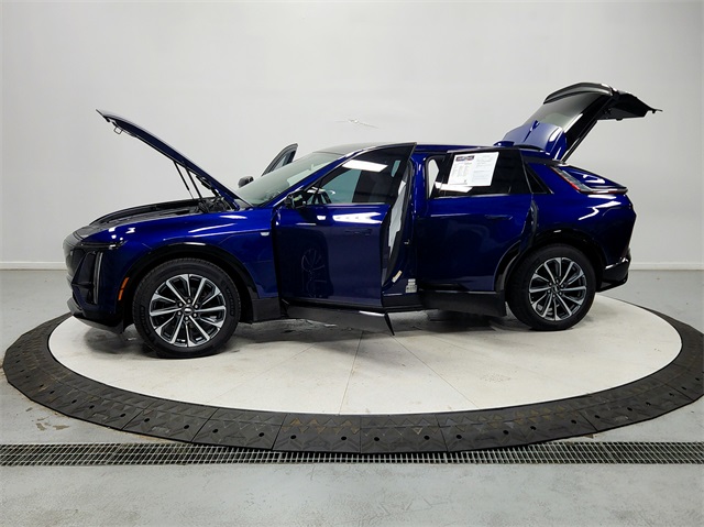 2024 Cadillac Lyriq Sport photo 11