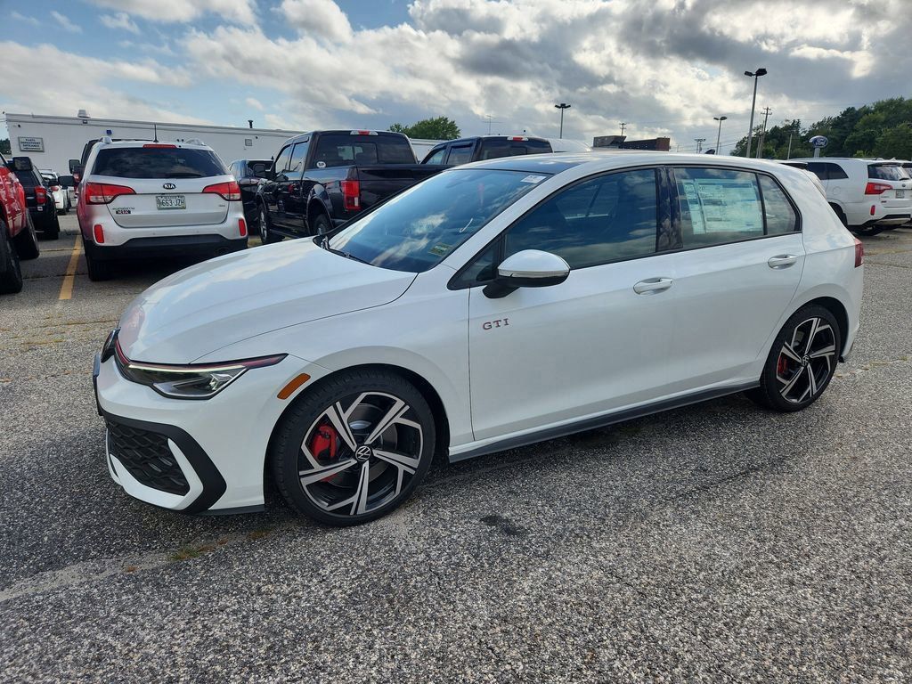 2025 Volkswagen Golf GTI SE photo 2