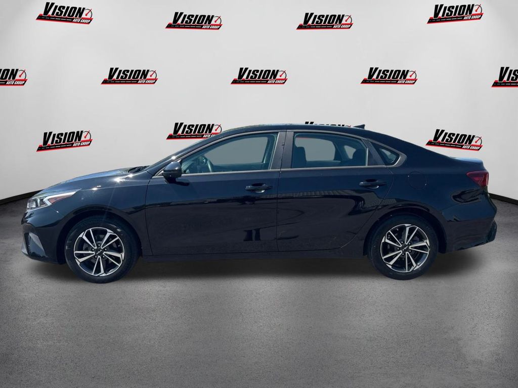 2022 Kia Forte LXS photo 8