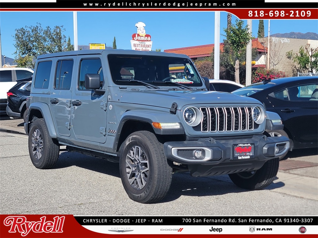 2024 Jeep Wrangler 4-Door Sahara's photo