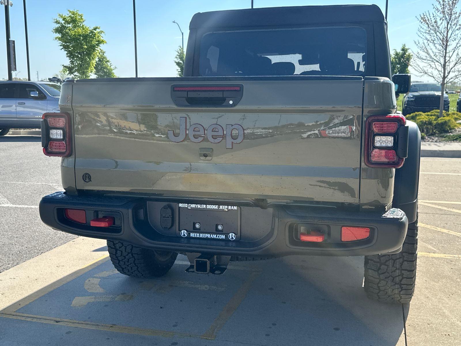 2025 Jeep Gladiator Rubicon photo 2