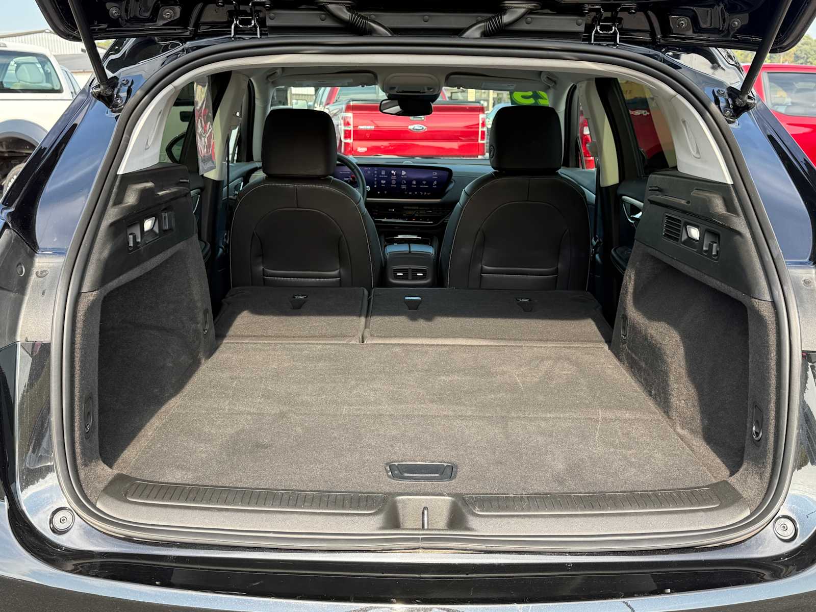 2025 Buick Envision Sport Touring photo 10