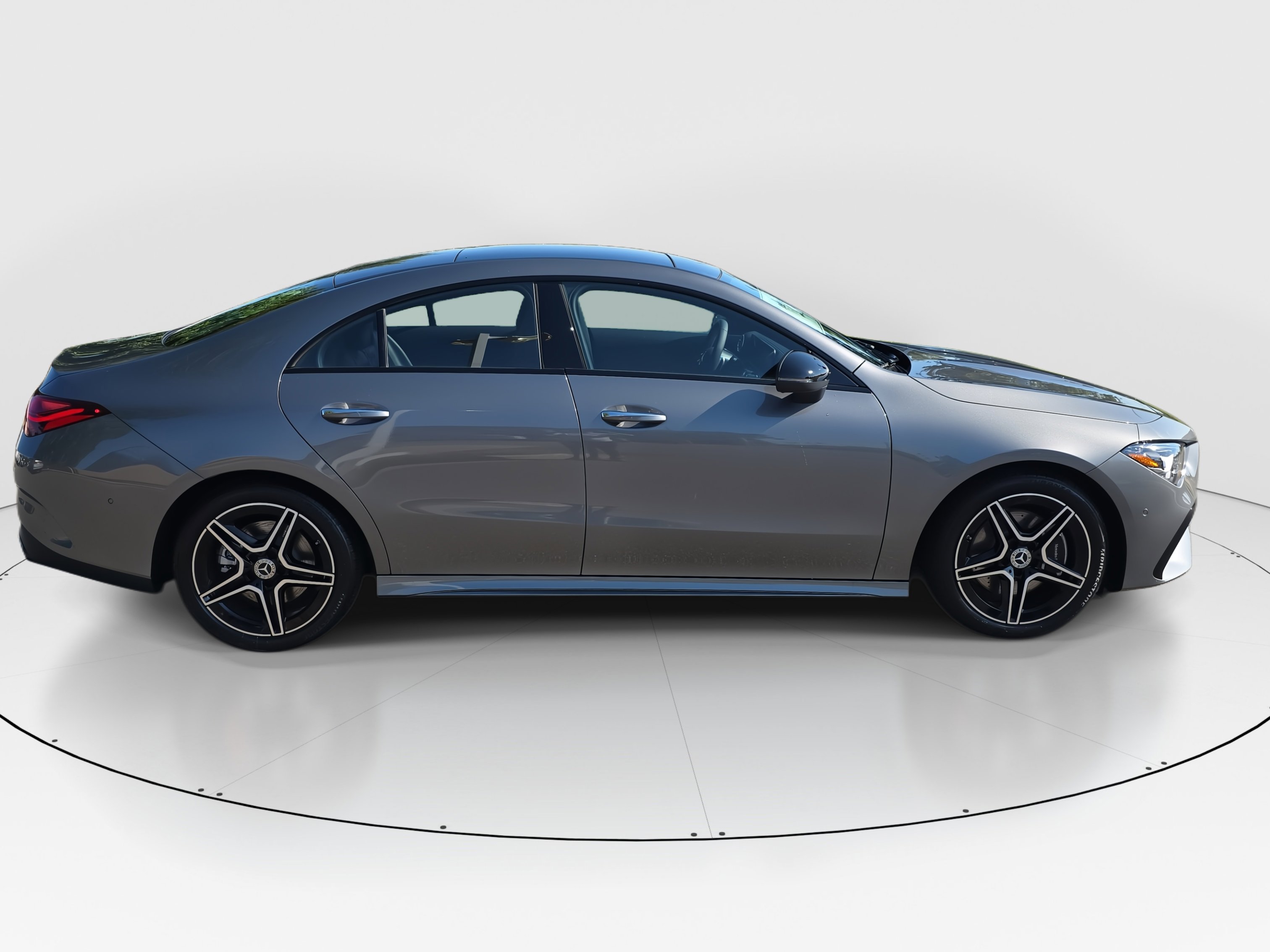 2025 Mercedes Benz CLA 250 4MATIC photo 2