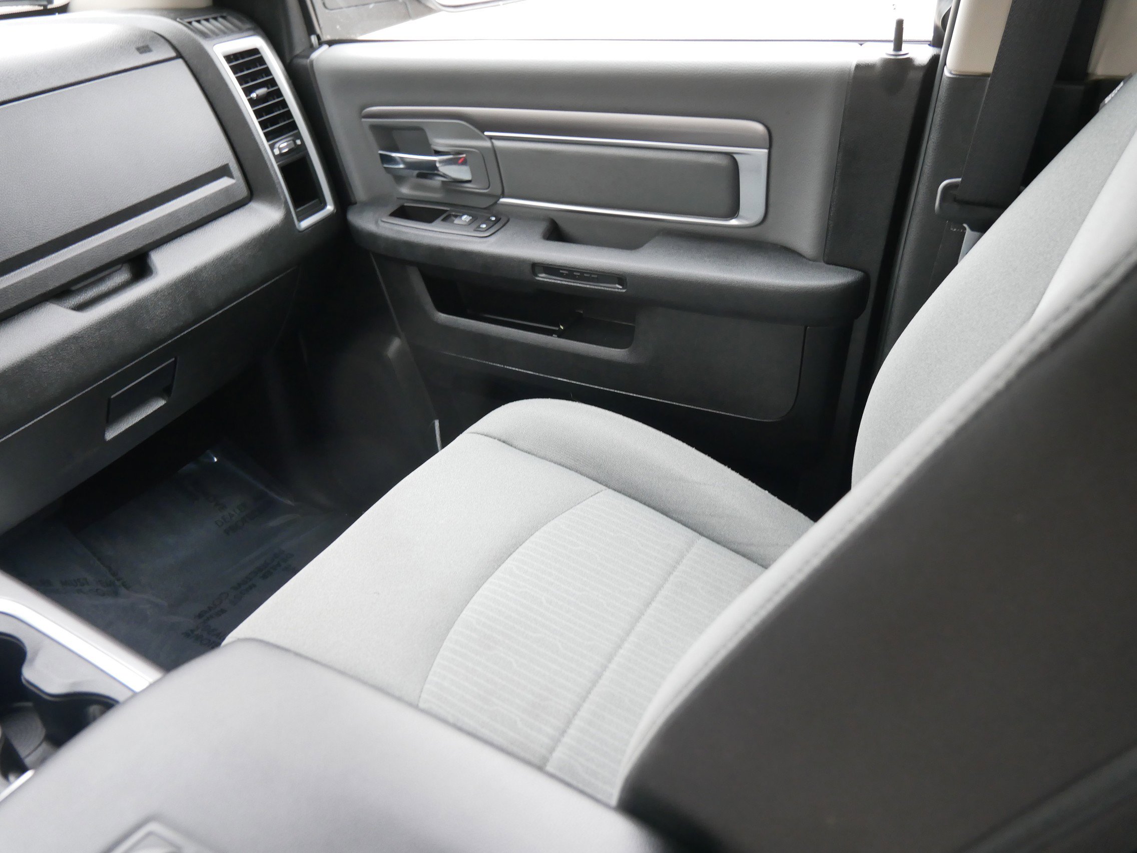 2023 Ram 1500 Classic SLT photo 17