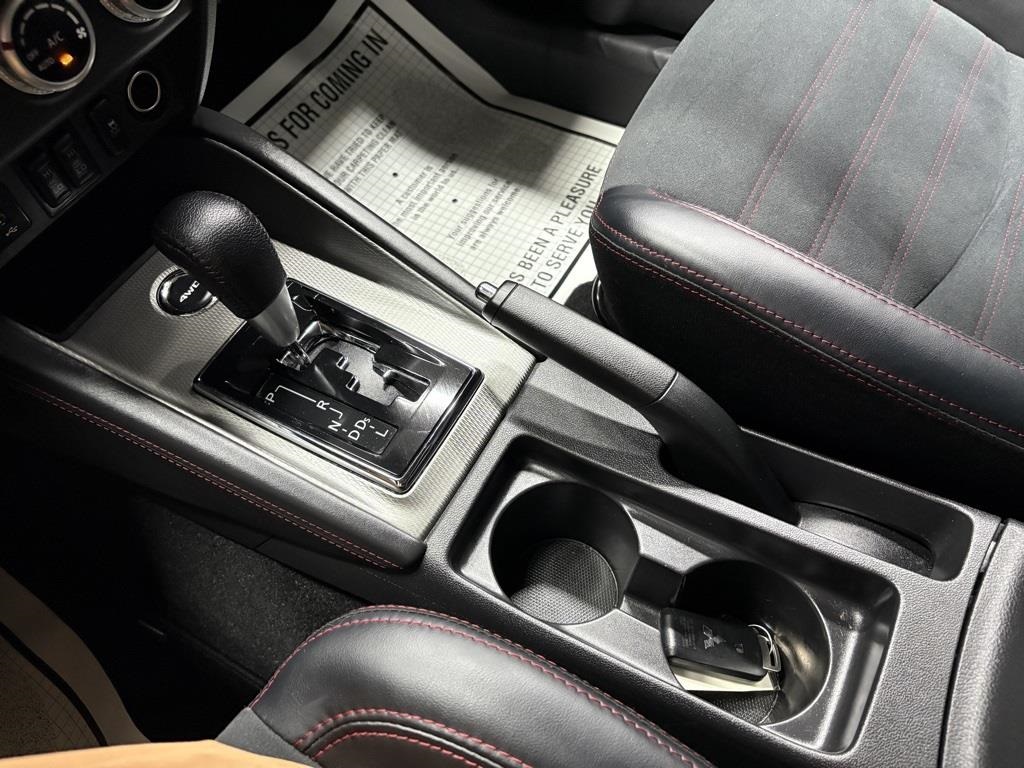 2024 Mitsubishi Outlander Sport ES photo 12