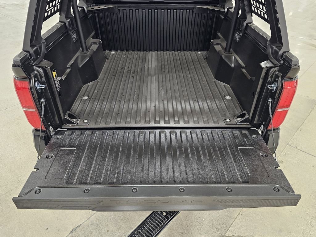 2025 Toyota Tacoma SR5 photo 13