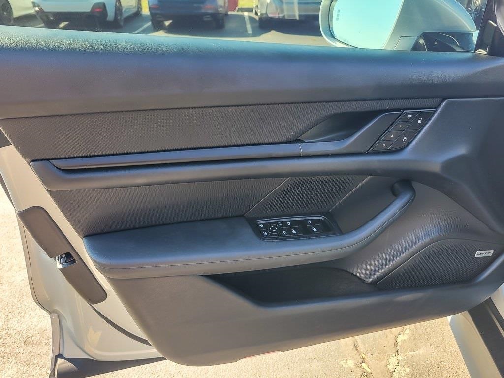 2022 Porsche Taycan 4S photo 17