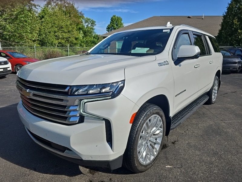 2023 Chevrolet Suburban High Country photo 3