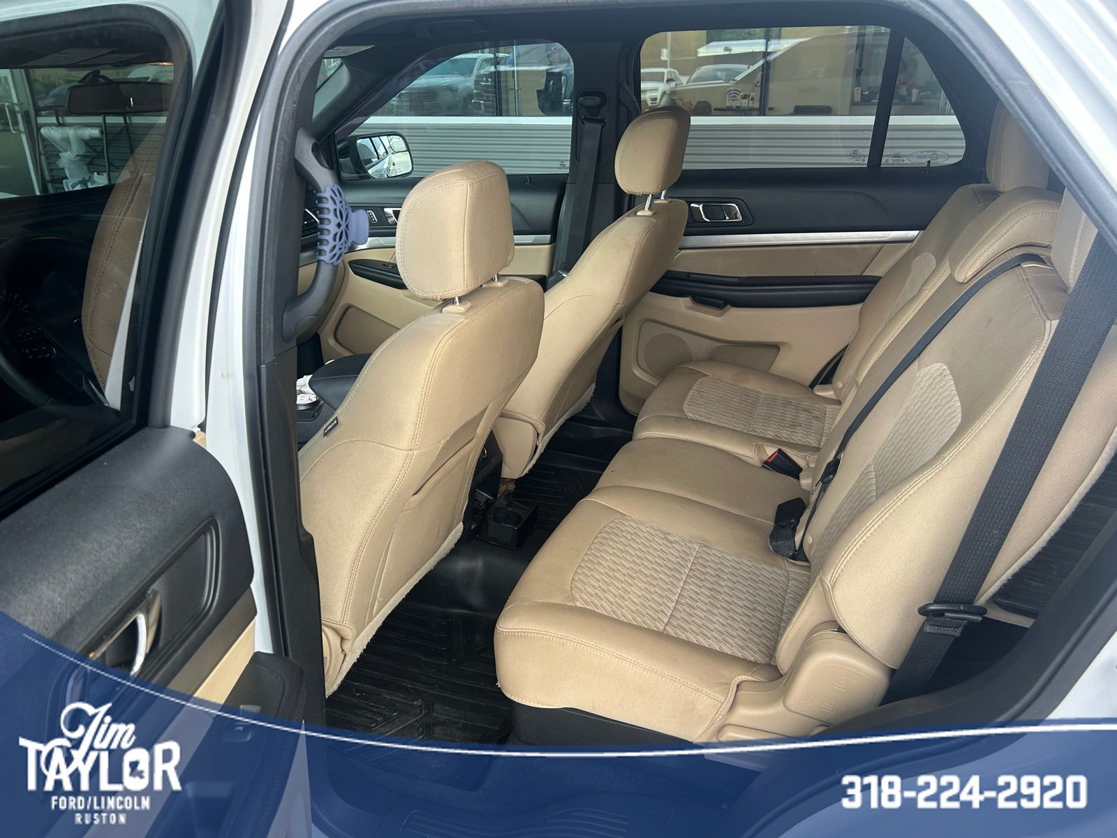 2017 Ford Explorer Base photo 3