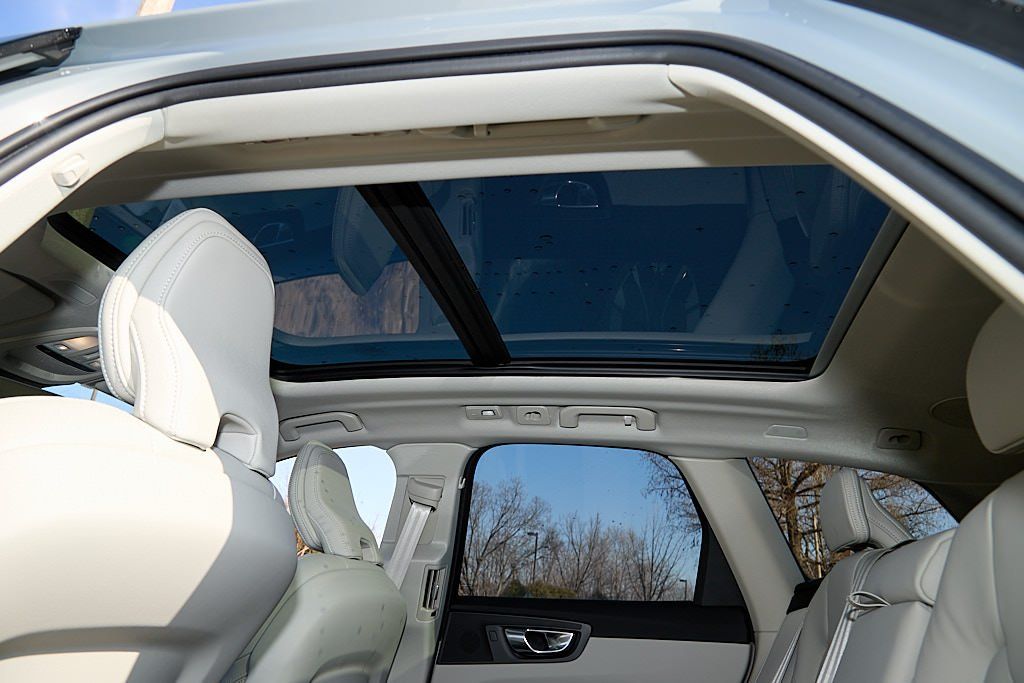 2026 VOLVO XC60 - Image 19