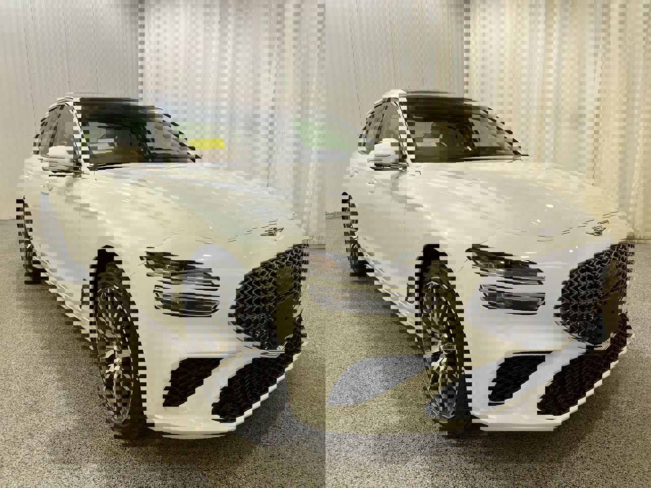 New 2026 Uyuni White Genesis 2.5T Prestige image 1