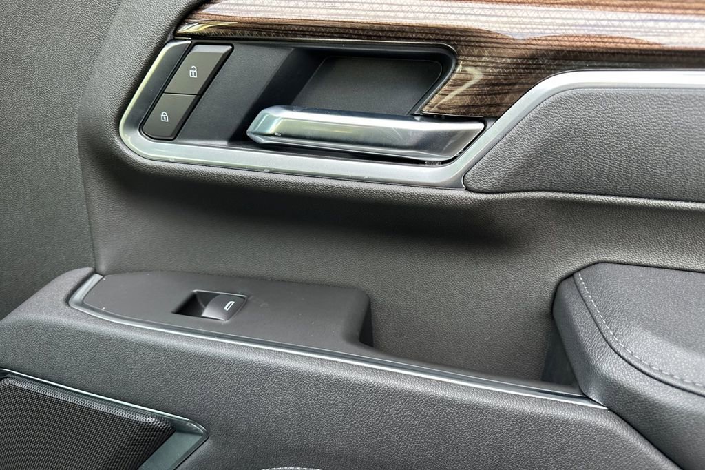2025 Chevrolet Silverado 2500HD LT photo 18