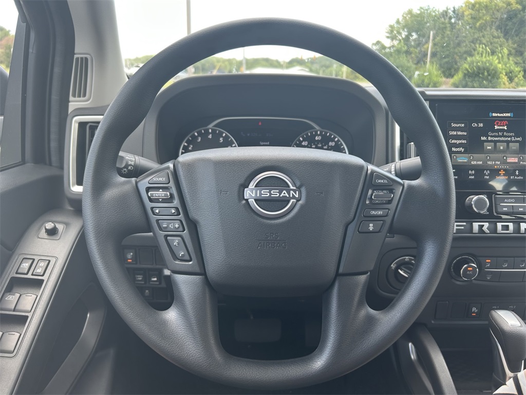 2025 Nissan Frontier Crew Cab SV photo 12