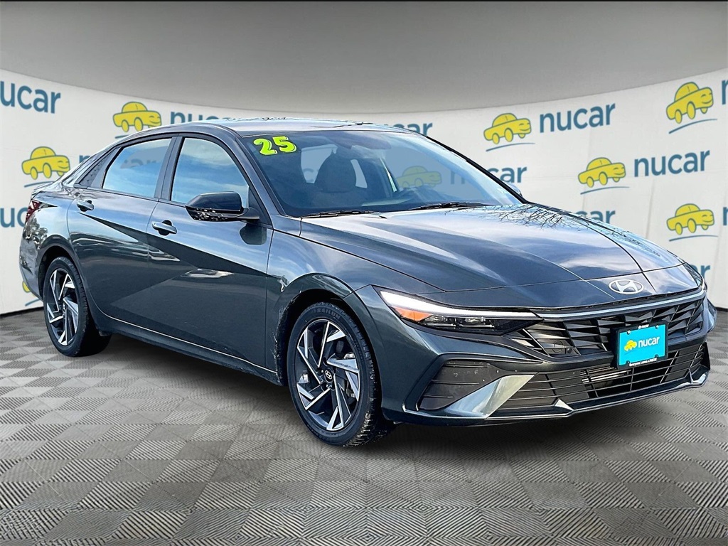 2025 Hyundai Elantra SEL's photo