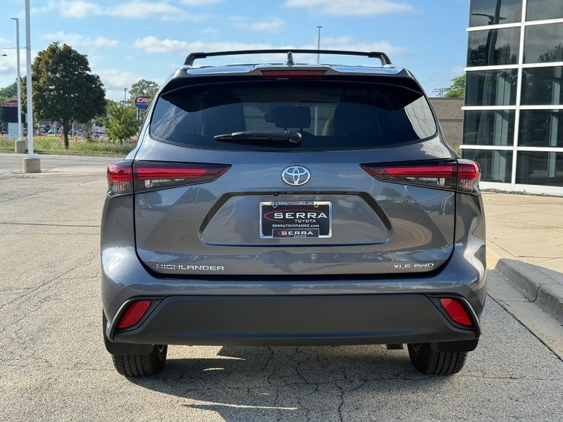 2024 Toyota Highlander XLE photo 4