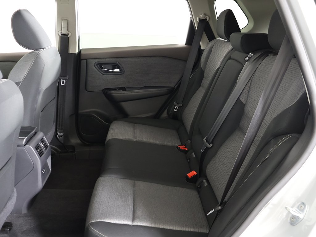 2022 Nissan Rogue SV photo 29