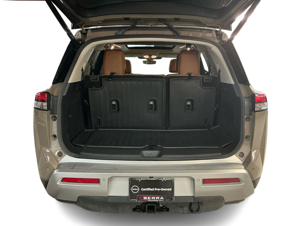 2024 Nissan Pathfinder Platinum photo 21