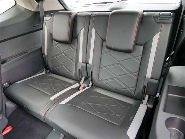 2025 Volkswagen Atlas Peak Edition photo 18