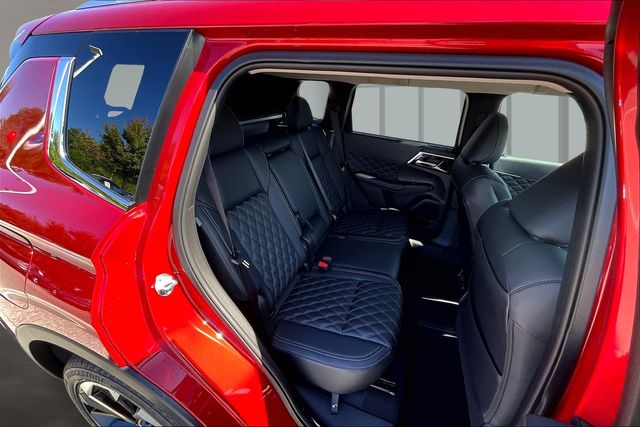 2025 Mitsubishi Outlander PHEV SEL photo 11