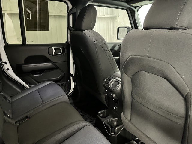 2023 Jeep Gladiator Overland photo 18