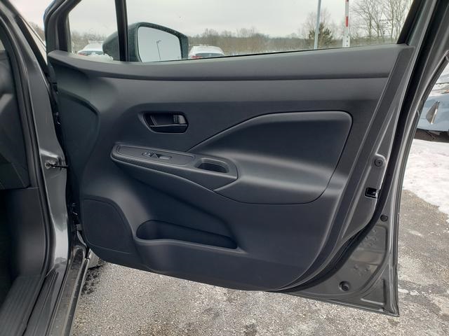 2025 Nissan Versa S photo 16