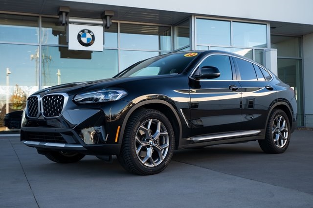 2022 BMW X4 30i's photo