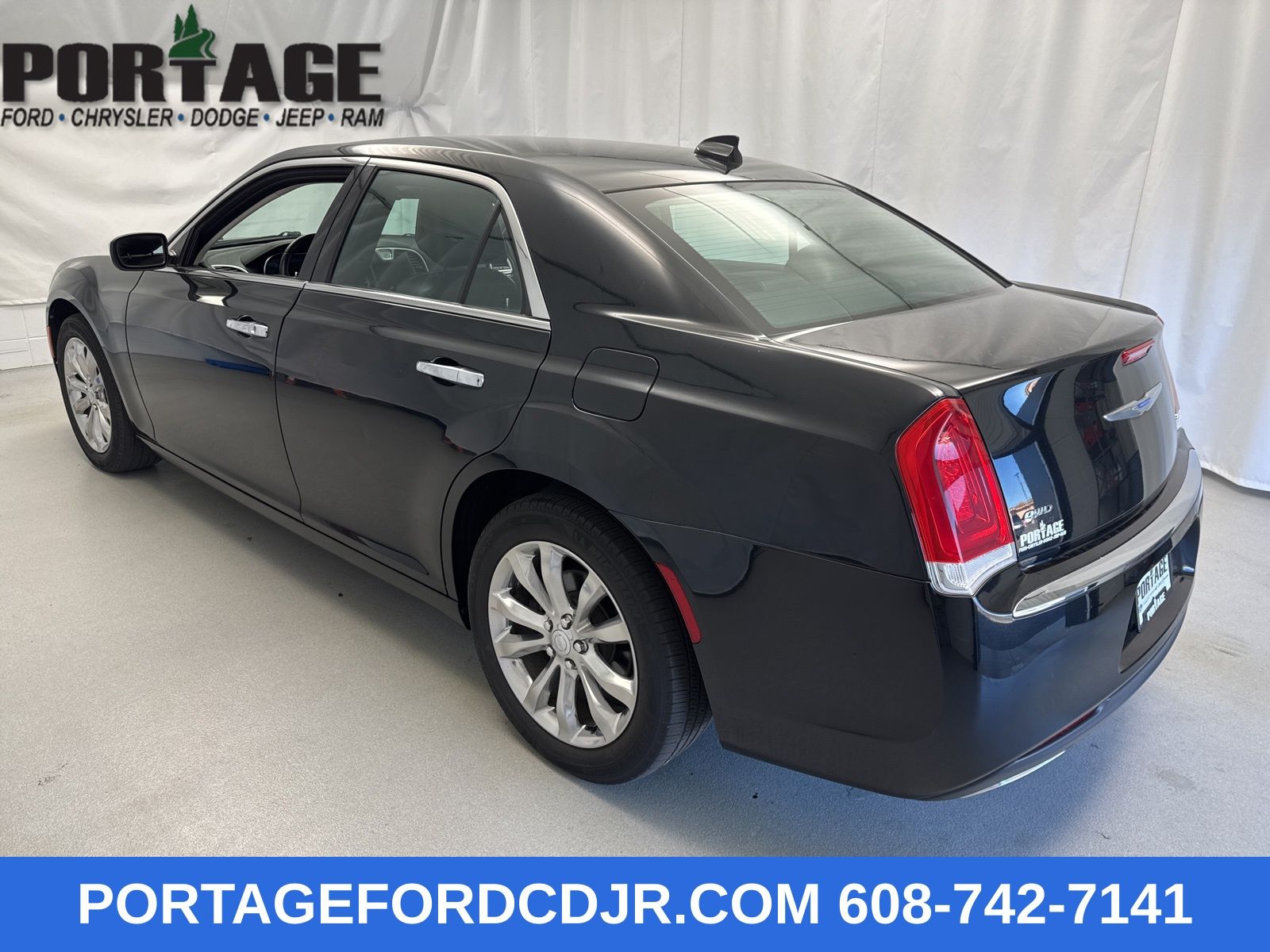 2019 Chrysler 300 Limited photo 4