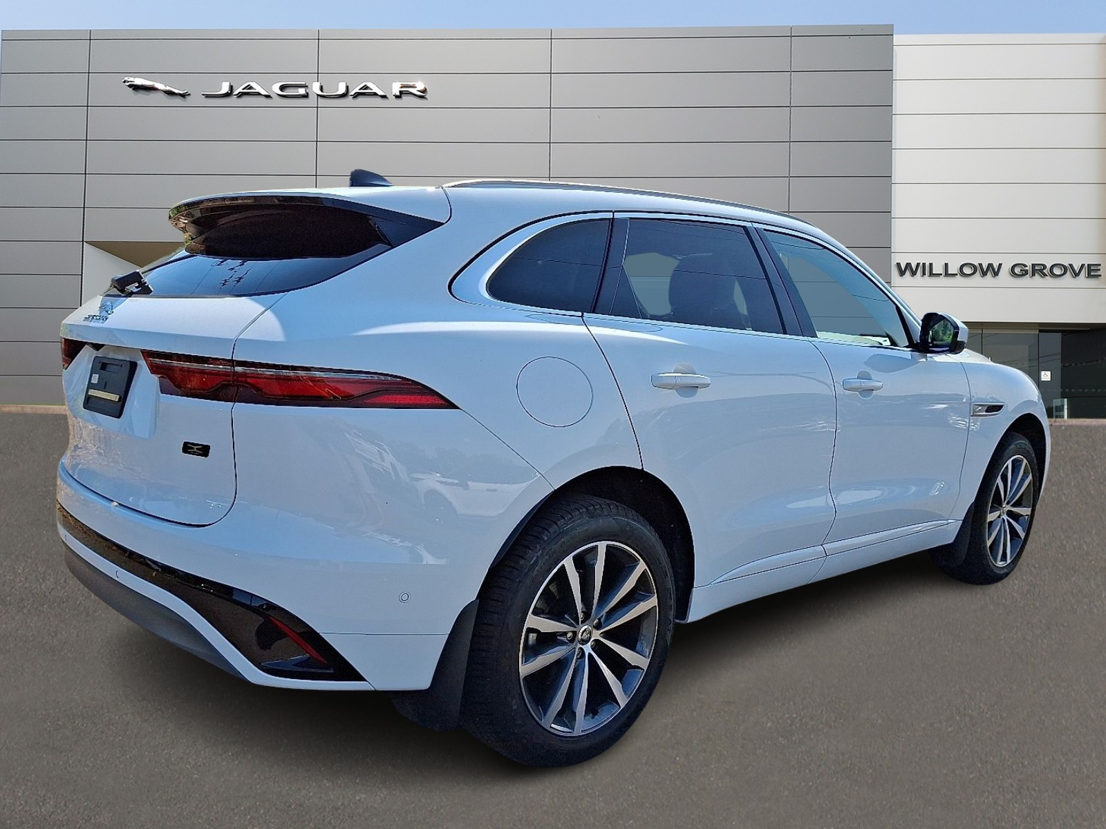 2026 Jaguar F-PACE R-Dynamic S P250 photo 2