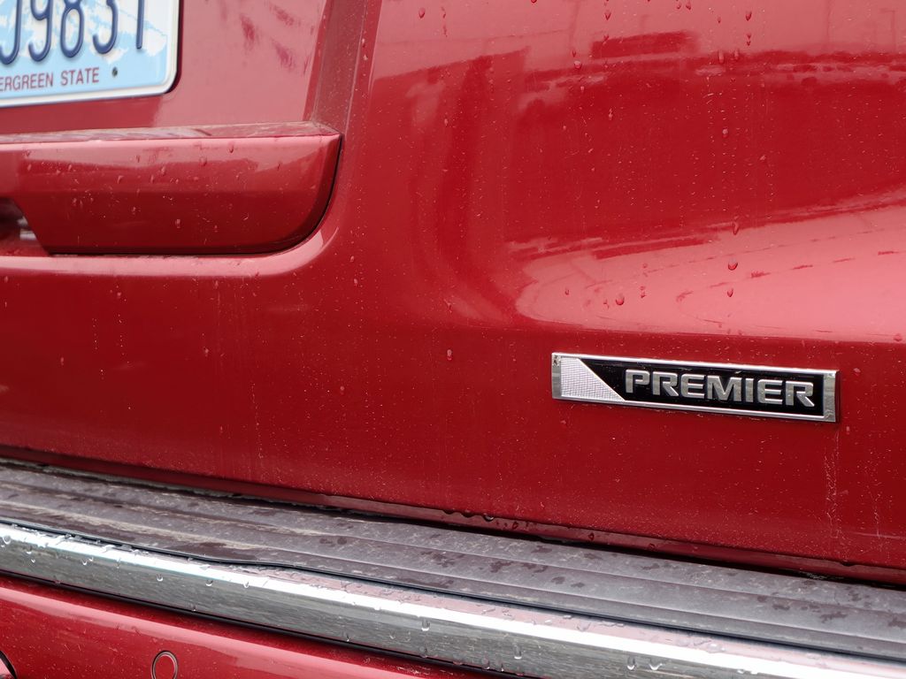 2015 Chevrolet Tahoe LTZ photo 32