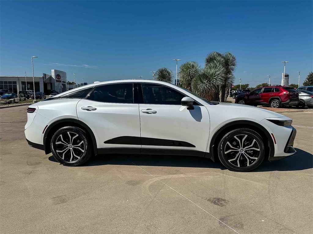 2023 Toyota Crown Limited photo 2