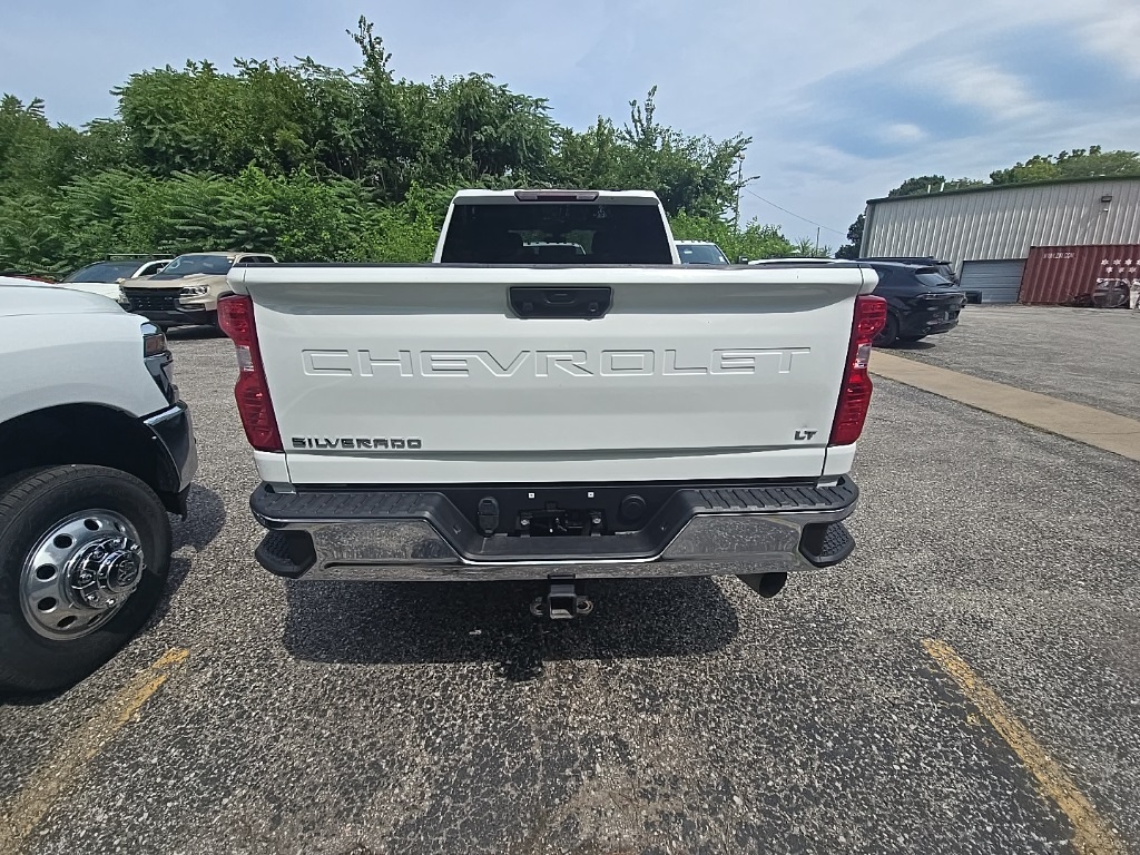 2023 Chevrolet Silverado 2500HD LT photo 3